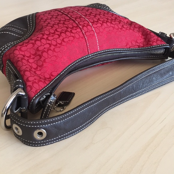Coach Red Shoulder Bag Signature C’s - Picture 6 of 8